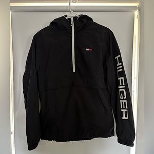 Small black men’s Tommy Hilfiger windbreaker